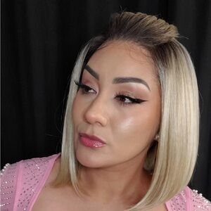 Women's Pink Lip Gloss — High-Shine Pink Gloss